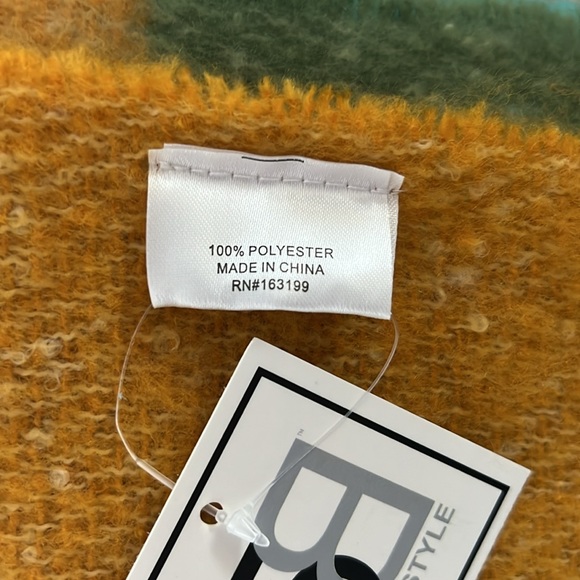 Scarf - Picture 4 of 4